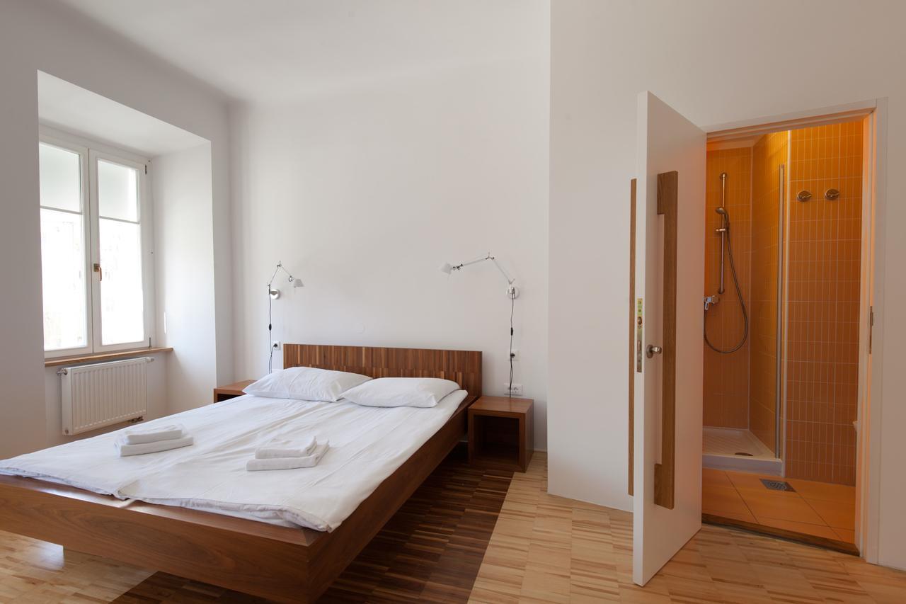 Julija&Robert'S Riverview Apartments And Rooms Liubliana Exterior foto